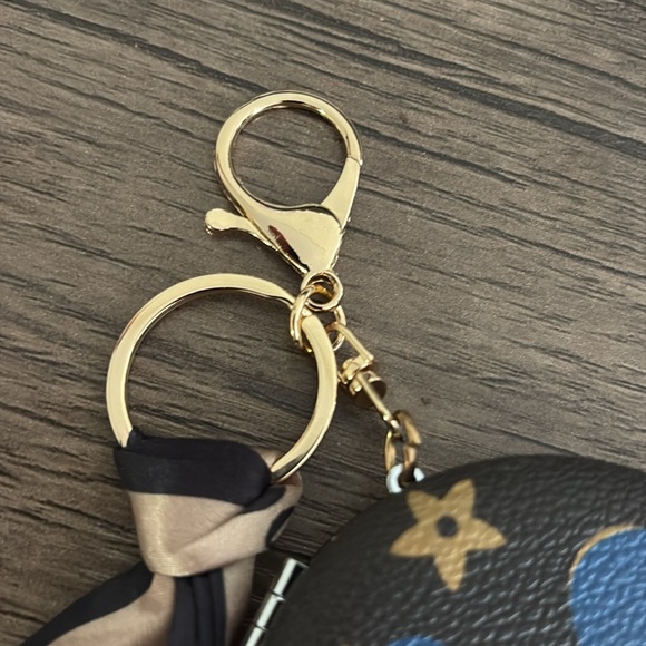 FASHION Luxury Bag Charm Key Chain - Picture 2 of 6